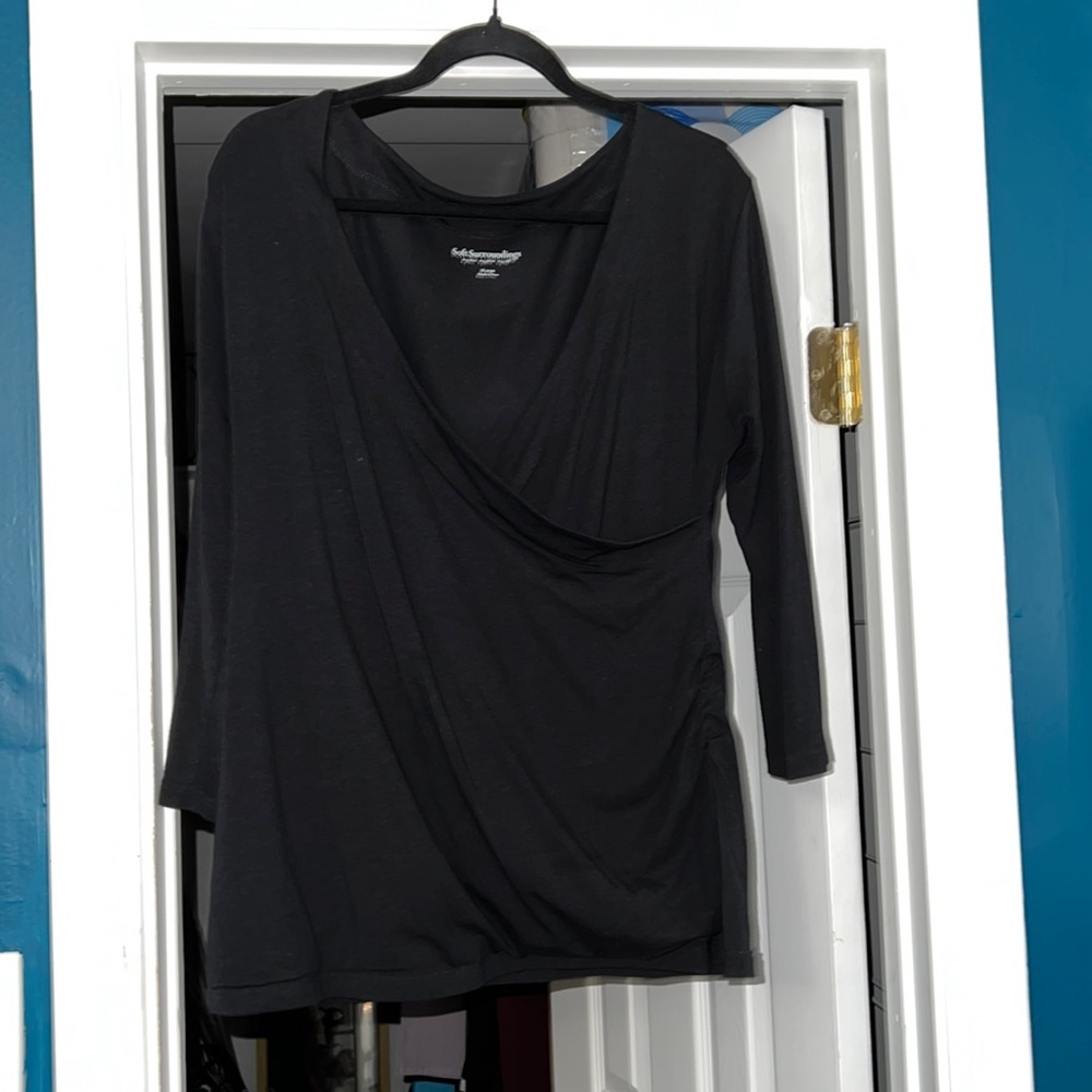 Soft surroundings black wrap shirt. Quarter sleeve